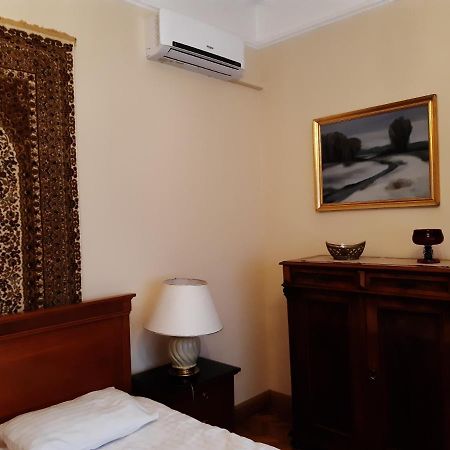 Swan Apartment บูดาเปสต์ ภายนอก รูปภาพ