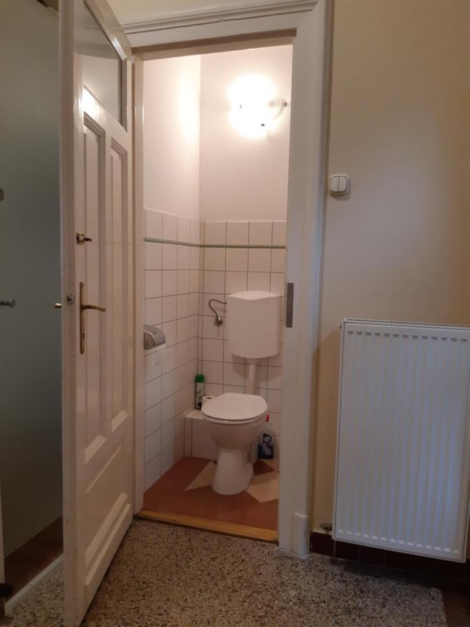 Swan Apartment บูดาเปสต์ ภายนอก รูปภาพ