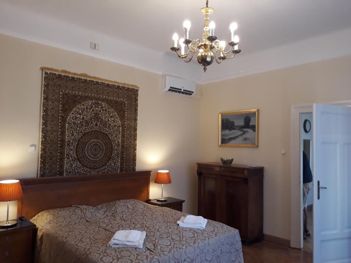 Swan Apartment บูดาเปสต์ ภายนอก รูปภาพ